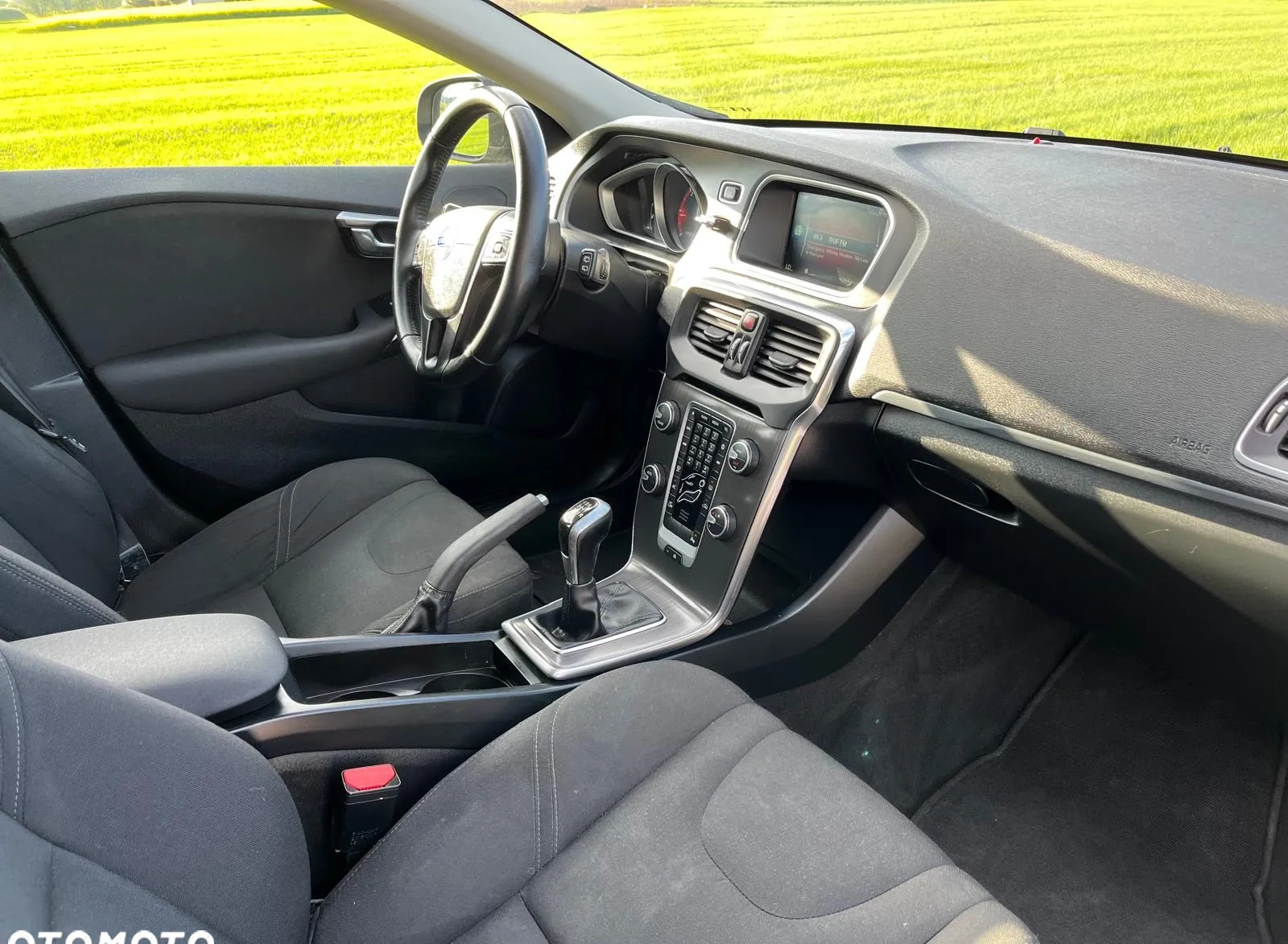 Volvo V40 cena 39900 przebieg: 223000, rok produkcji 2015 z Lublin małe 191